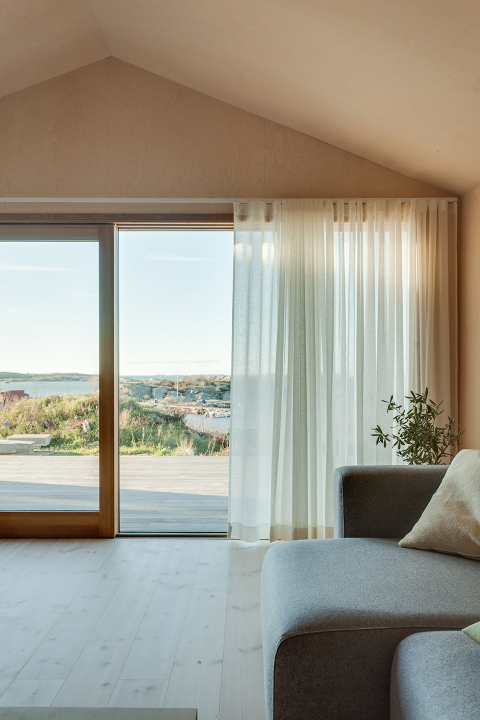villa vassdal by studio holmberg