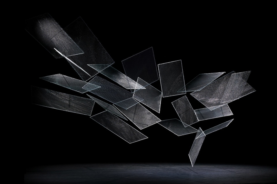 Art space for Japanese dance by Nakamura Kazunobu Design