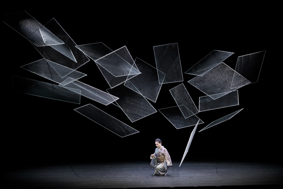 Art space for Japanese dance by Nakamura Kazunobu Design