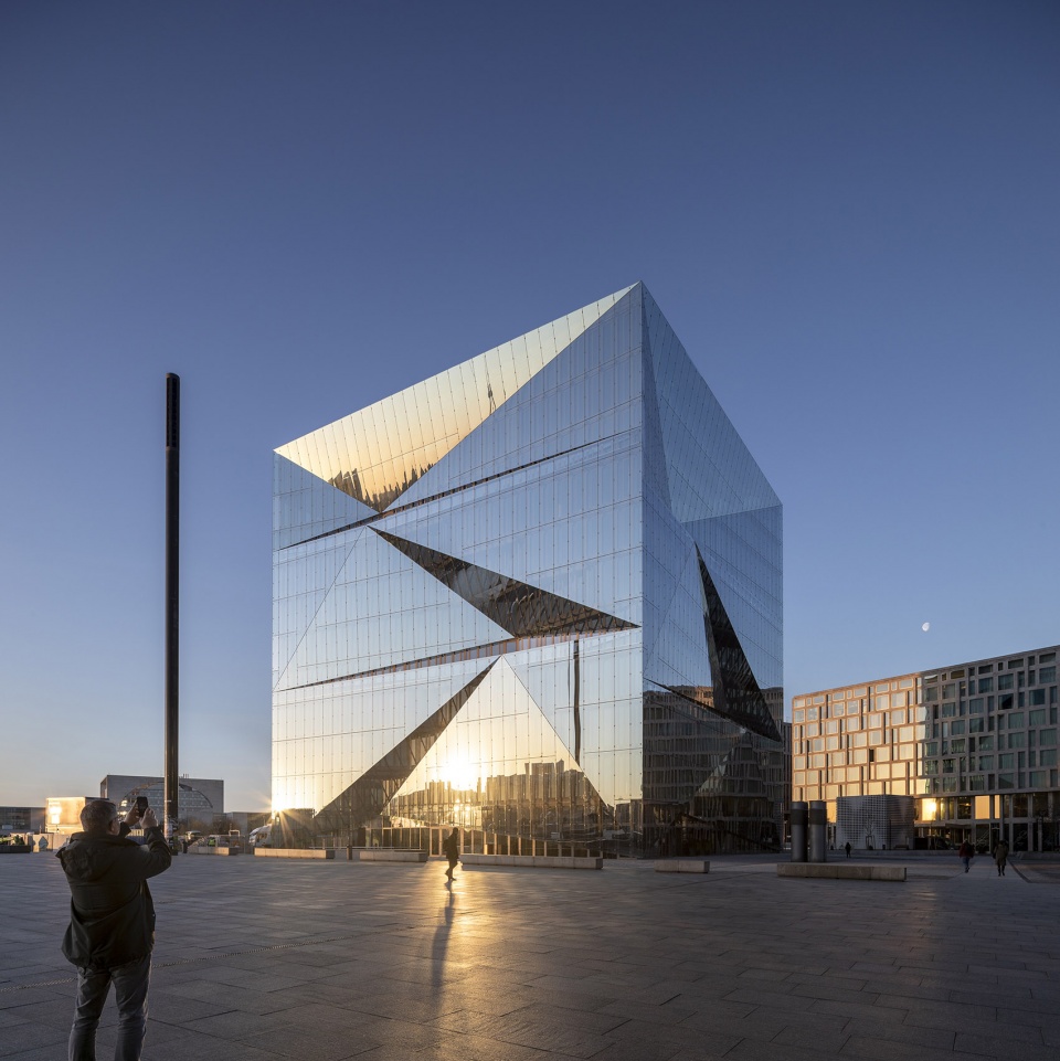 cube berlin by 3xn