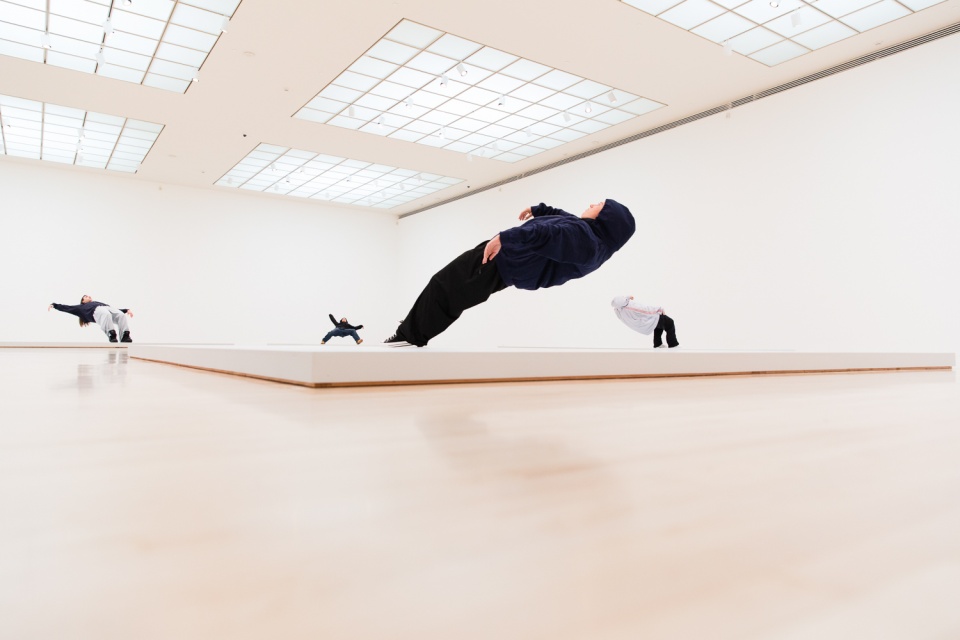 in just a blink of an eye by xu zhen