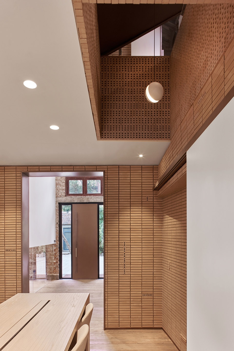 canada goose shanghai office by roomoo