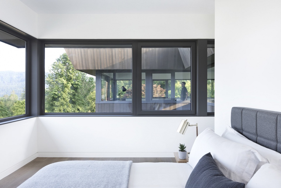 deep cove house by darcy jones architects