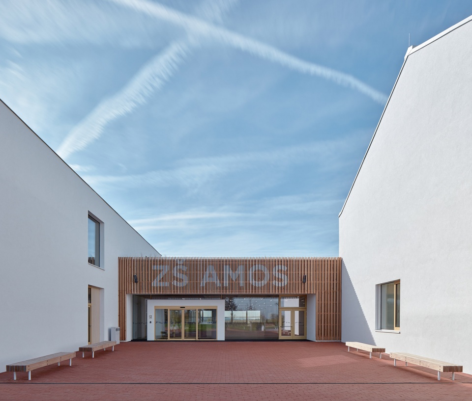 elementary school amos for psary and dolni jircany by soa architekti