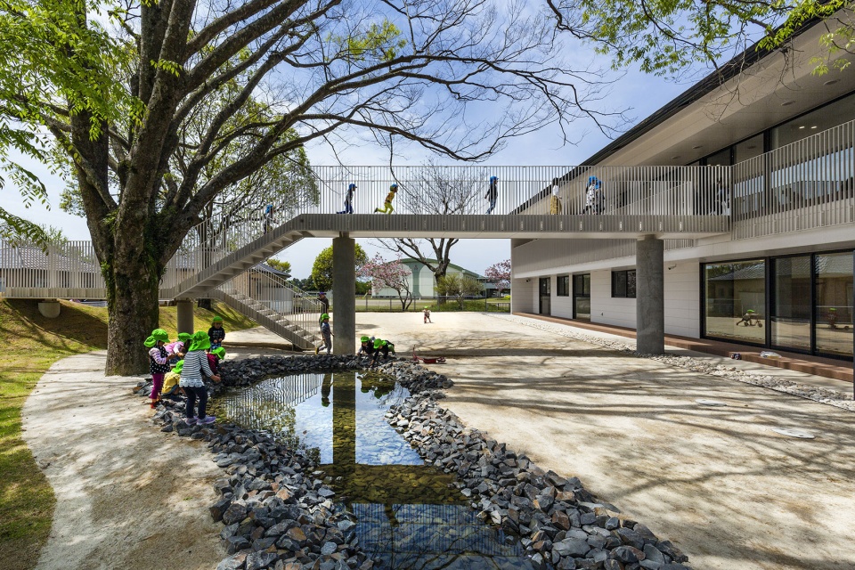 mrn kindergarten and nursery by hibinosekkei youji no shiro