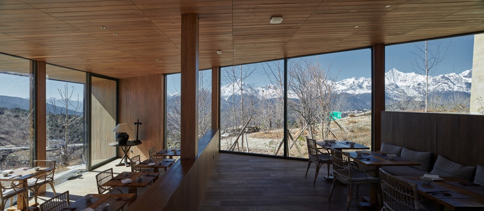 sunyata hotel in meili snow mountain china by zhaoyang architects