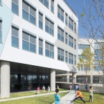 黄城根小学昌平校区，北京 / 和立建筑实践