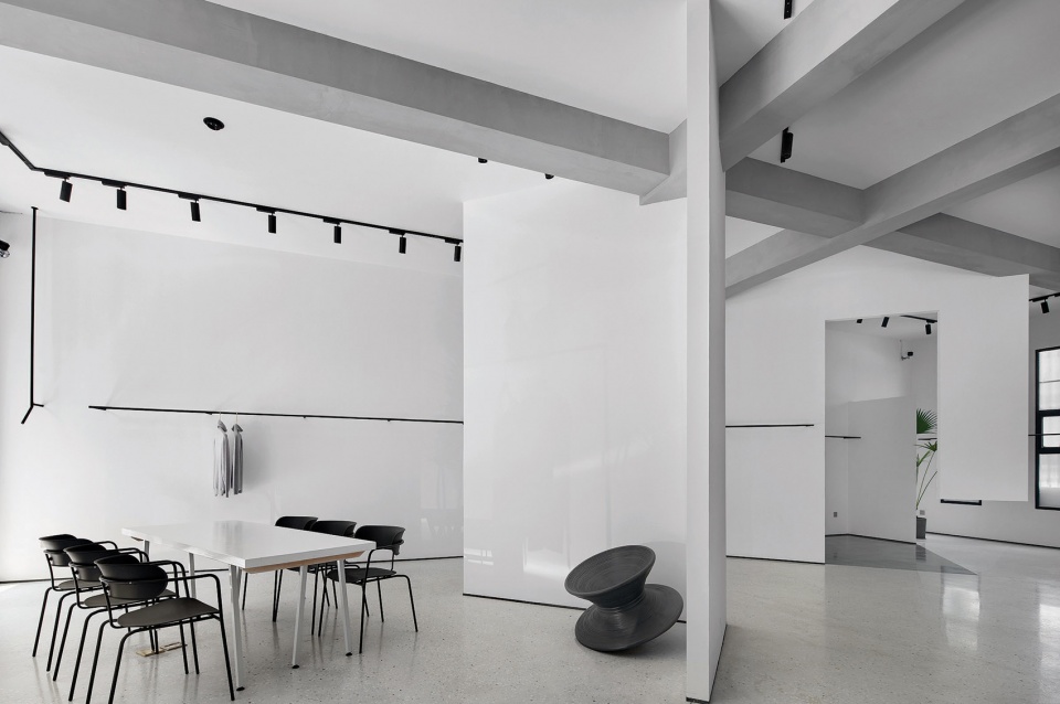 phoenixsimple fashion store china by moye design studio