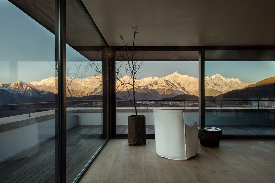 sunyata hotel in meili snow mountain china by zhaoyang architects