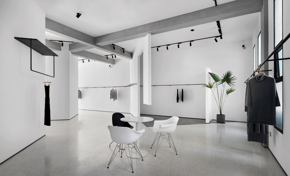 phoenixsimple fashion store china by moye design studio