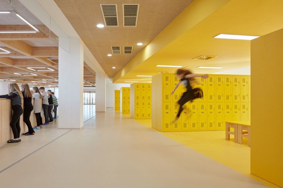 elementary school amos for psary and dolni jircany by soa architekti