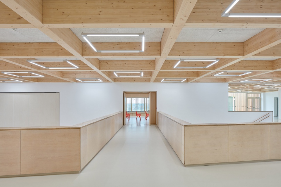 elementary school amos for psary and dolni jircany by soa architekti