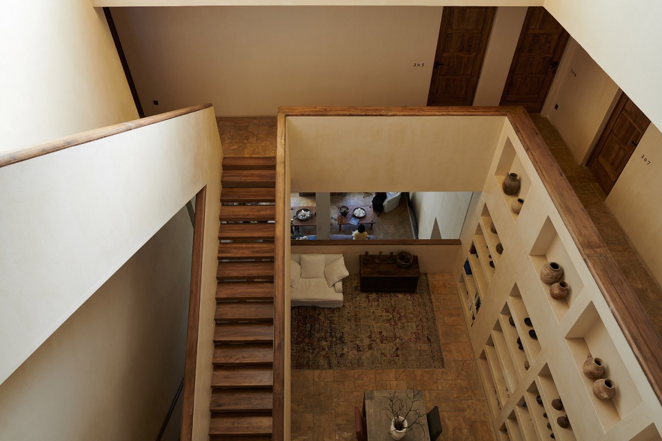sunyata hotel in meili snow mountain china by zhaoyang architects