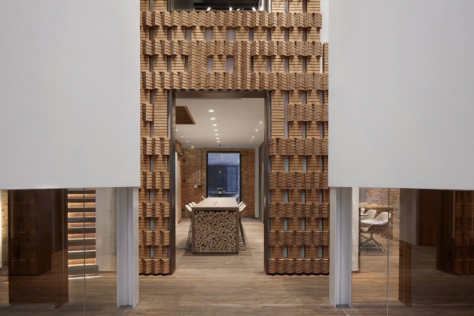 canada goose shanghai office by roomoo