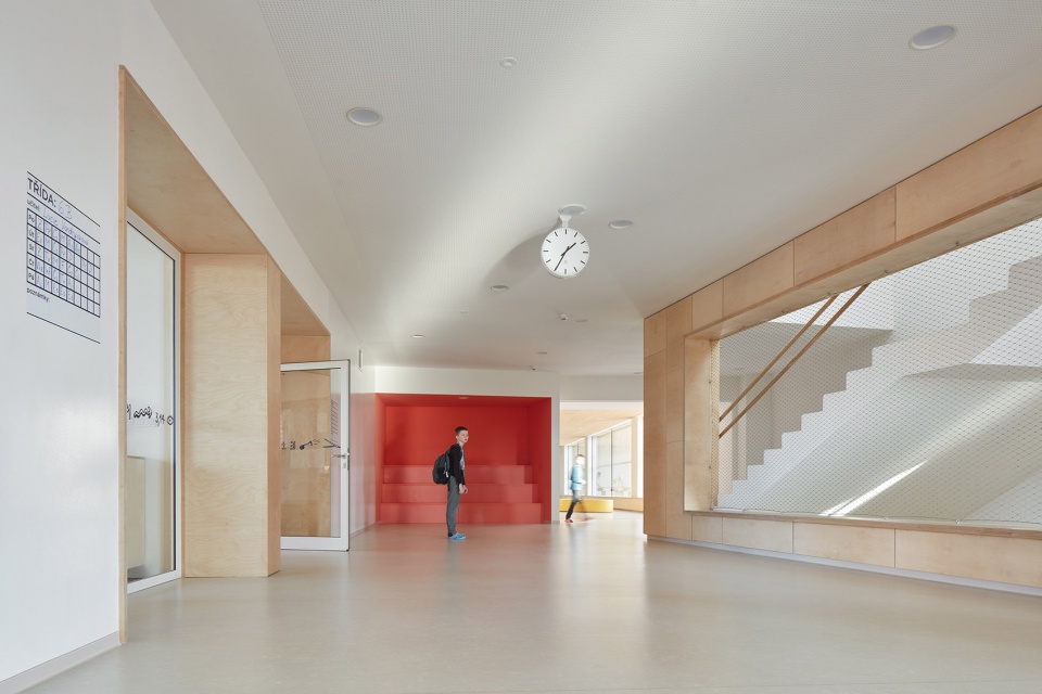 elementary school amos for psary and dolni jircany by soa architekti