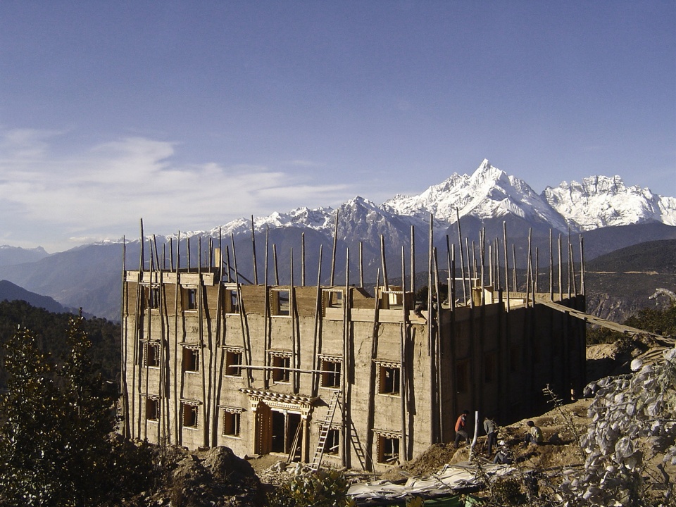 sunyata hotel in meili snow mountain china by zhaoyang architects