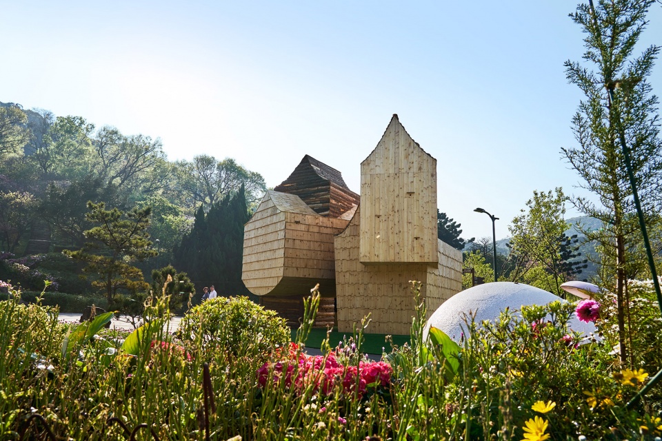 boolean birdhouse by phoebe sayswow architects