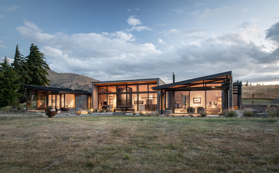 lake hawea house by condon scott architects