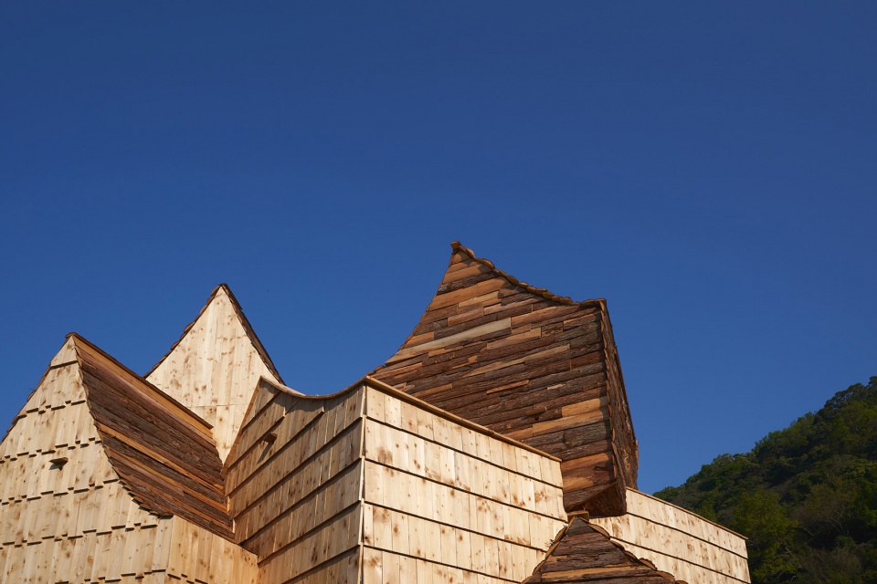 boolean birdhouse by phoebe sayswow architects