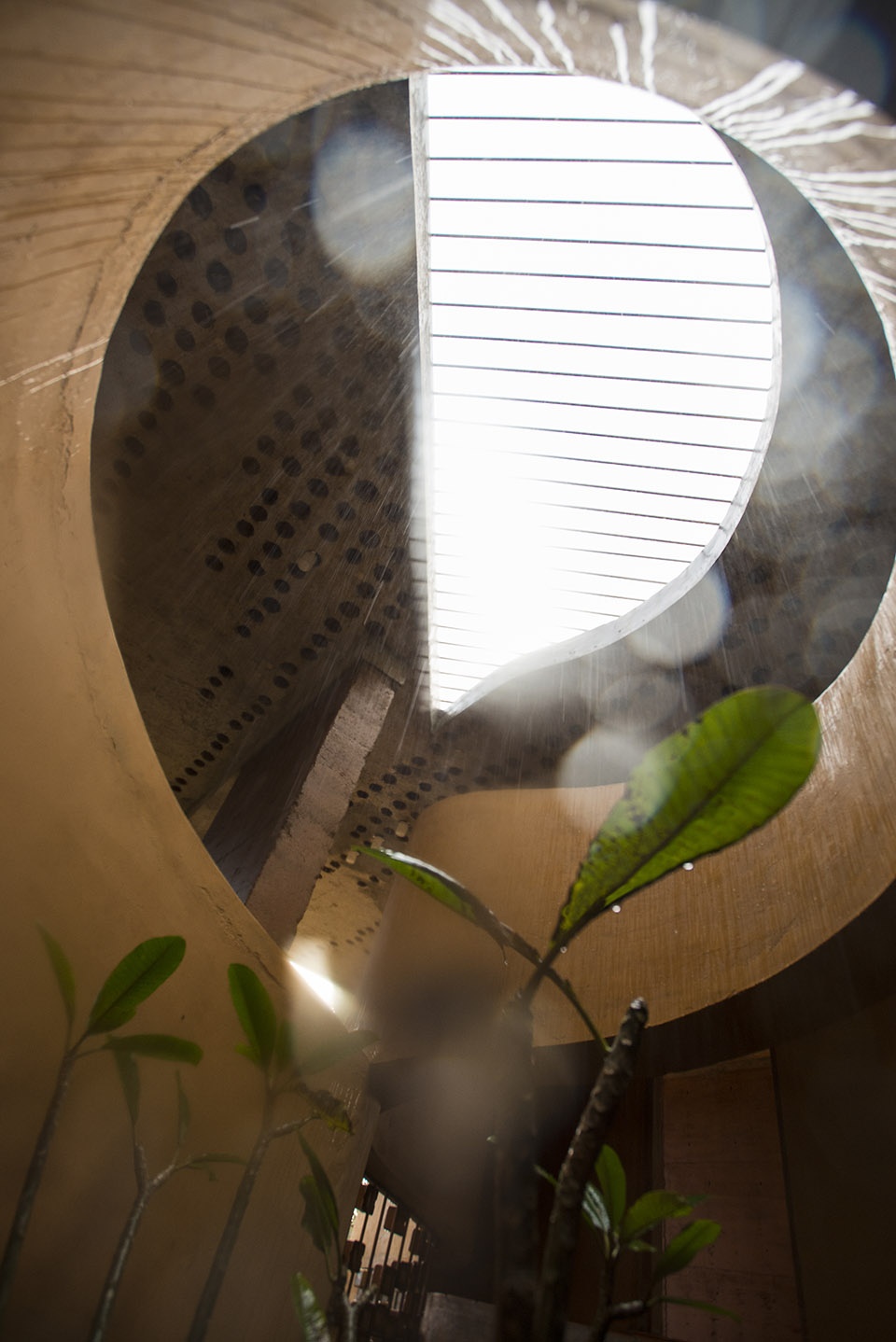 debris house by wallmakers