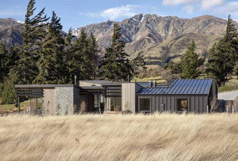 lake hawea house by condon scott architects