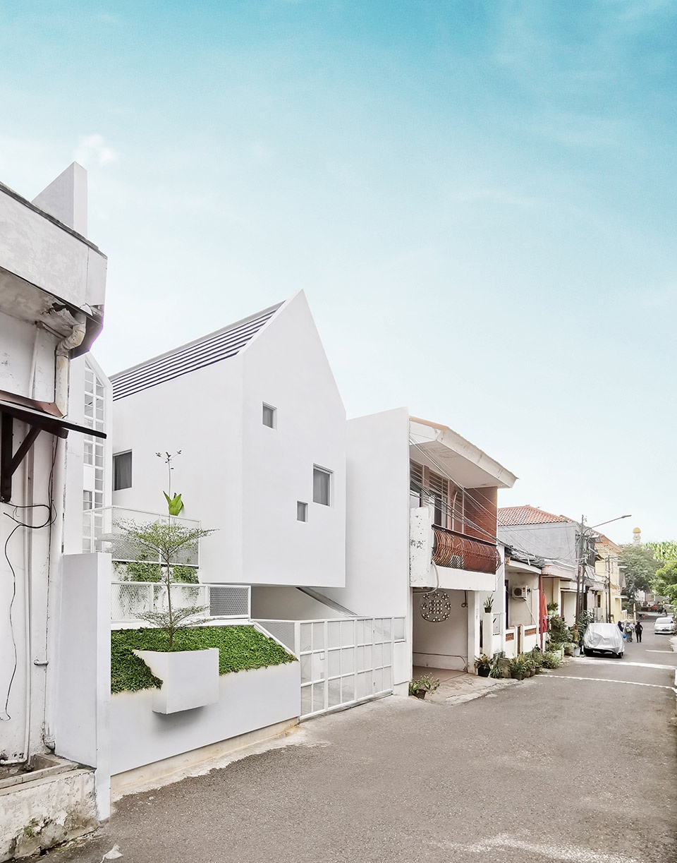 ur house by semiotic arsitek
