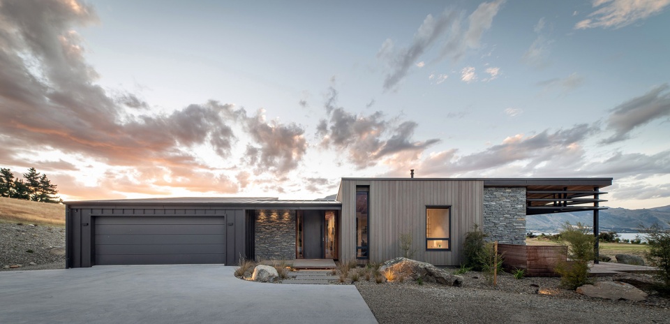 lake hawea house by condon scott architects