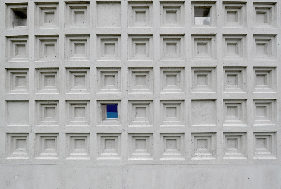 new entry of the high school of engineering and management by af architectes