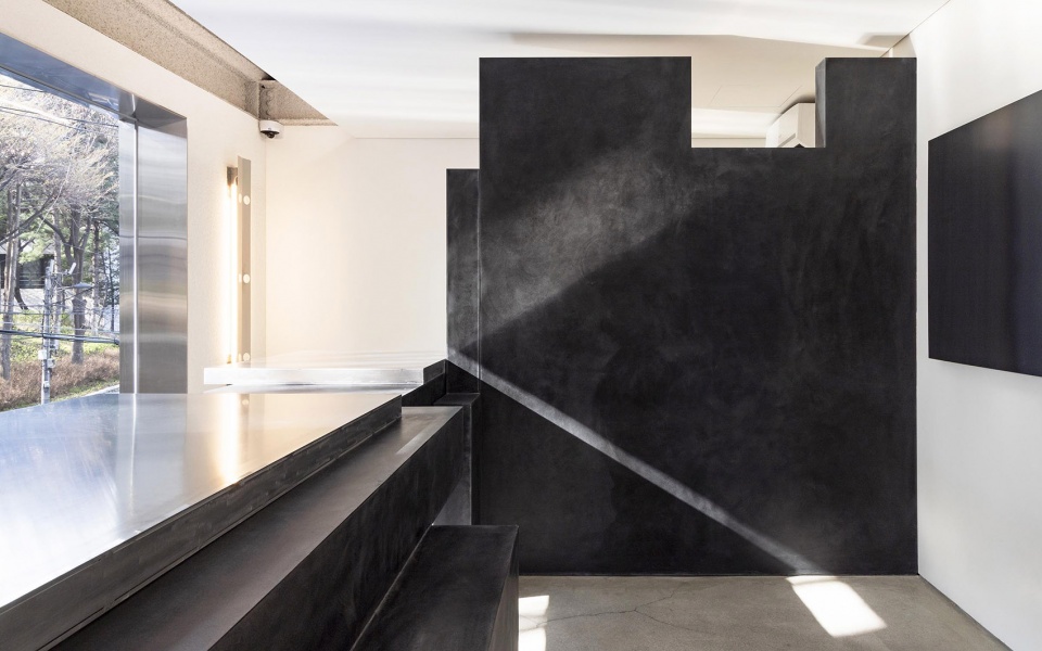 Andersson Bell Creative Studio Unravel