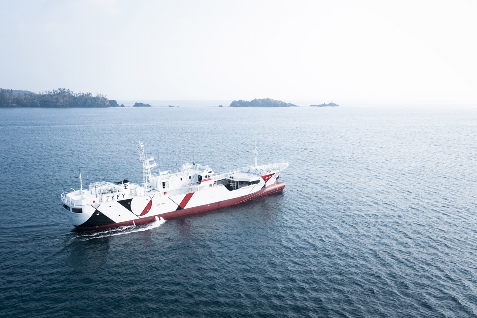 Interior and exterior design for the tuna longliner by nendo