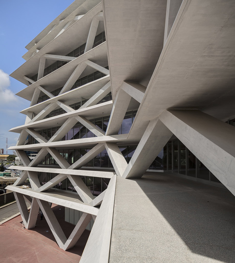 one airport square by mario cucinella architects
