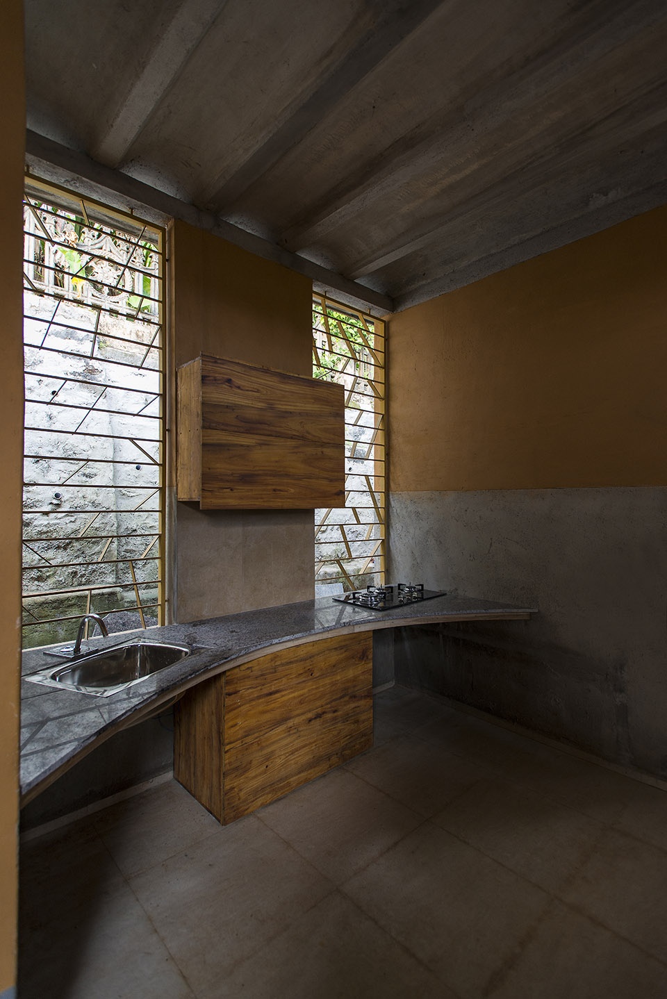 debris house by wallmakers