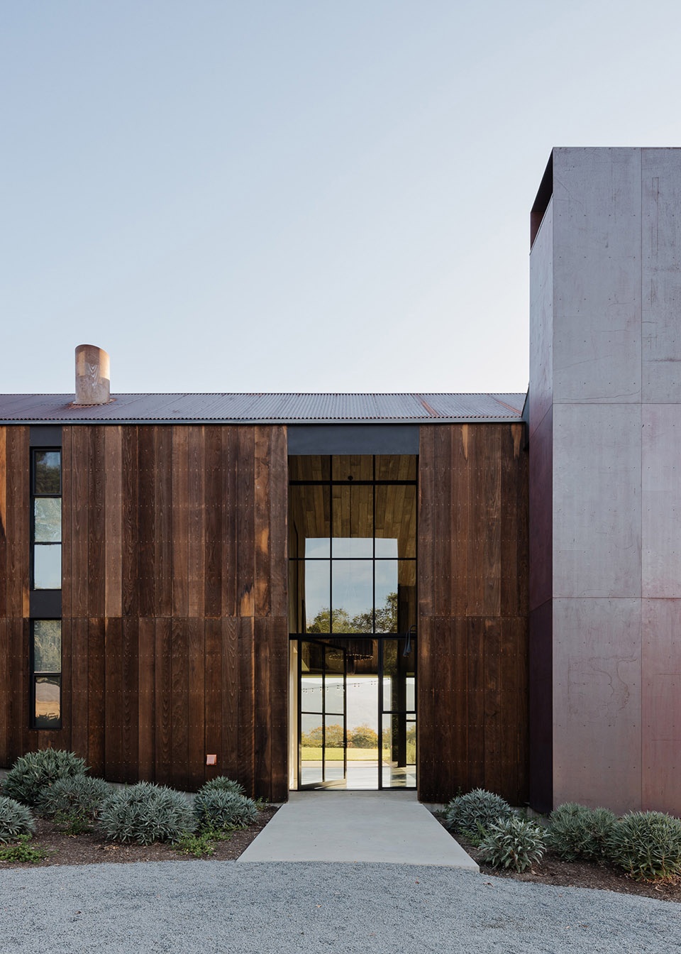 big barn by faulkner architects