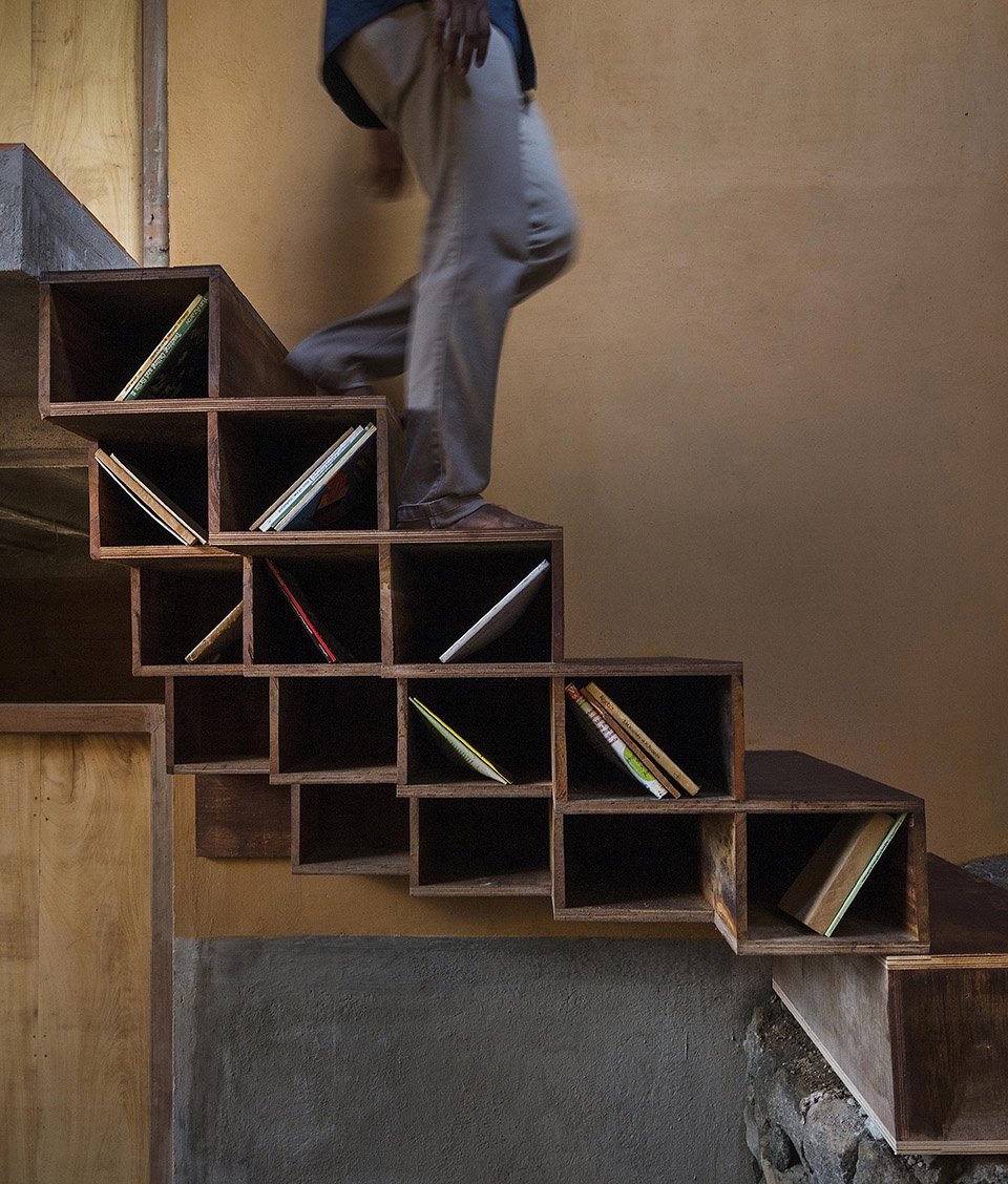 debris house by wallmakers