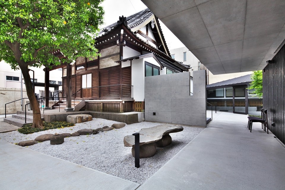 gooood archive religious architecture