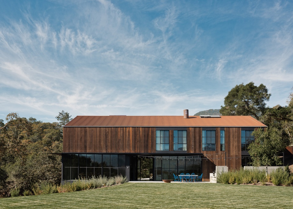 big barn by faulkner architects