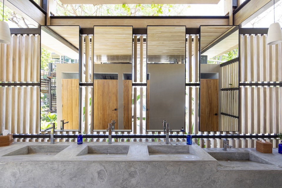 the athletic center by studio saxe