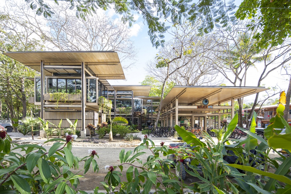the athletic center by studio saxe
