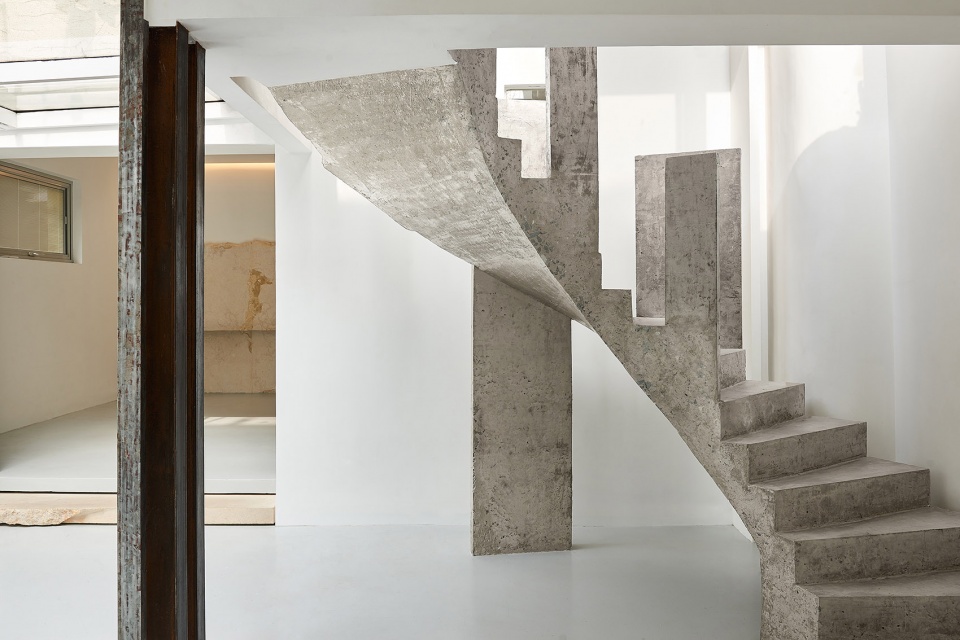 CAIUS Office Studio Glume