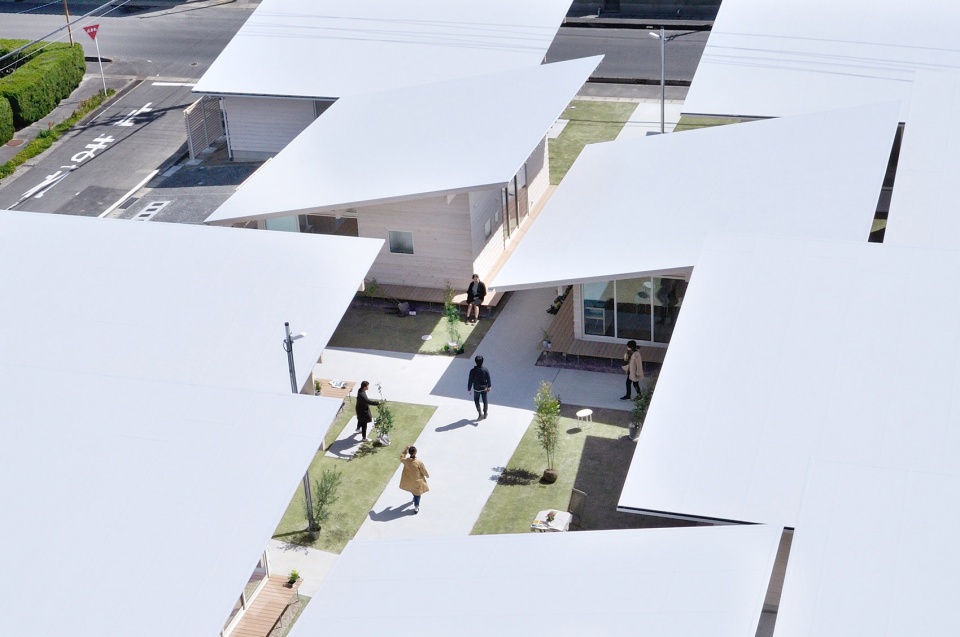 KOWA Public Apartment Complex in Mihama Studio Velocity