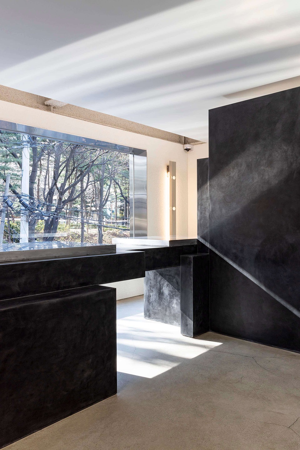 Andersson Bell Creative Studio Unravel