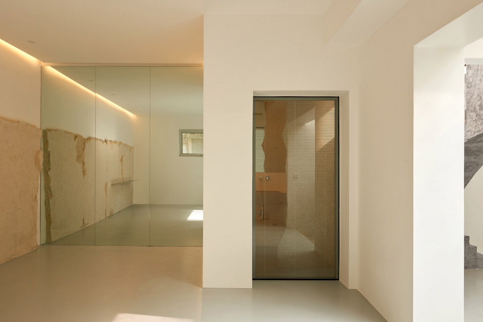 CAIUS Office Studio Glume