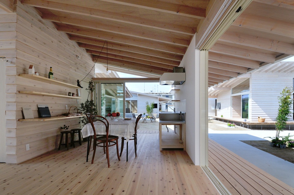 KOWA Public Apartment Complex in Mihama Studio Velocity