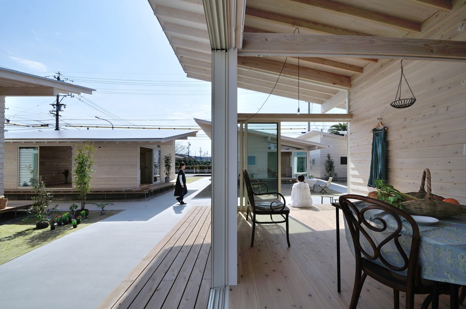 KOWA Public Apartment Complex in Mihama Studio Velocity