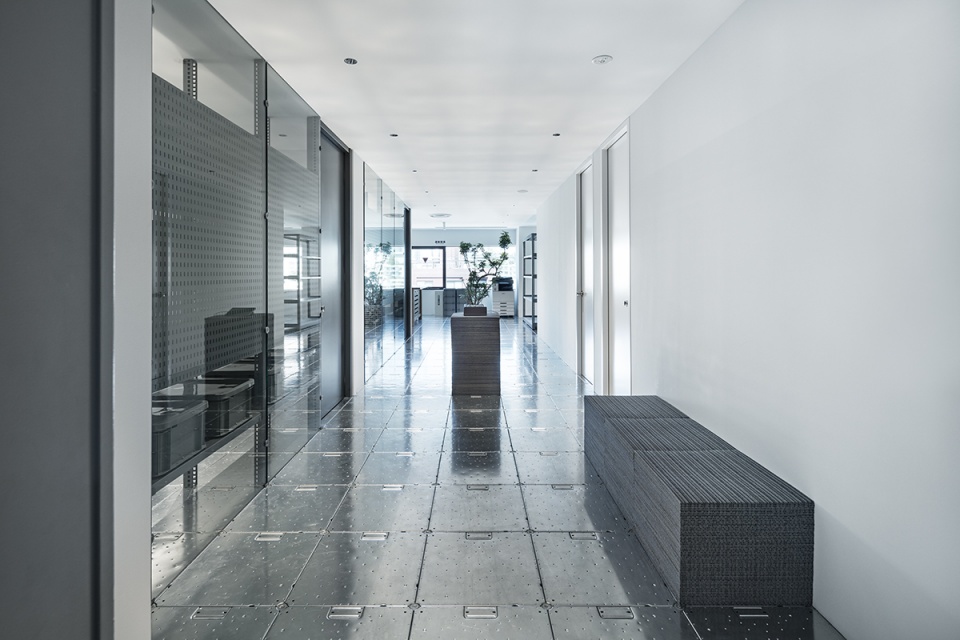 rhizomatiks office by schemata architects