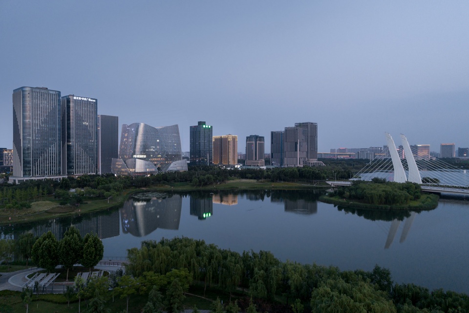 visionary leader tag mall china by henan qu qingchun architectural design office