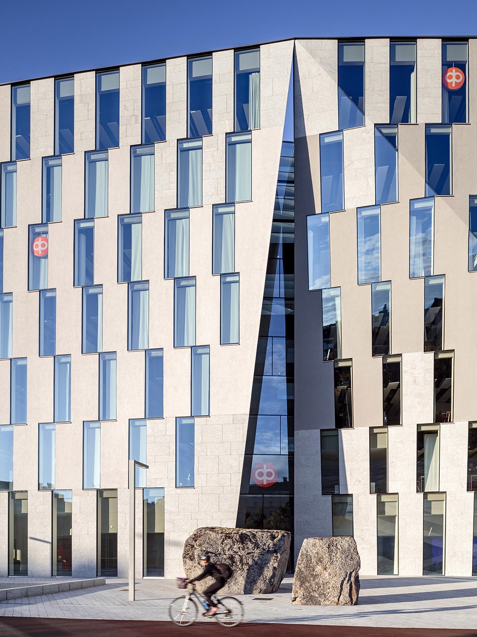 op financial group headquarters by jkmm architects