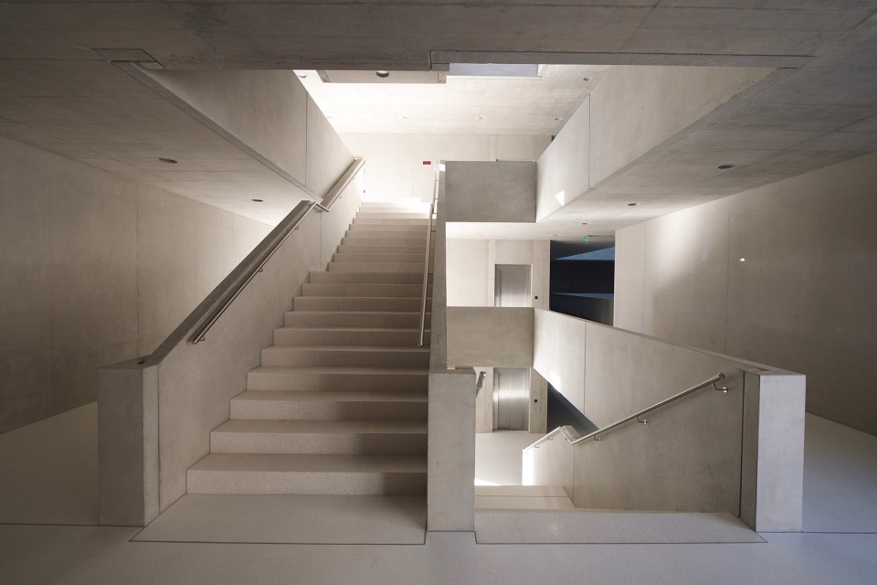 the fully saxon middle school by lemanarc sa