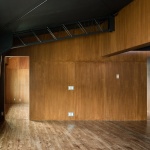 House with black ceiling by Toru Kashihara Architects