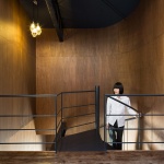 House with black ceiling by Toru Kashihara Architects